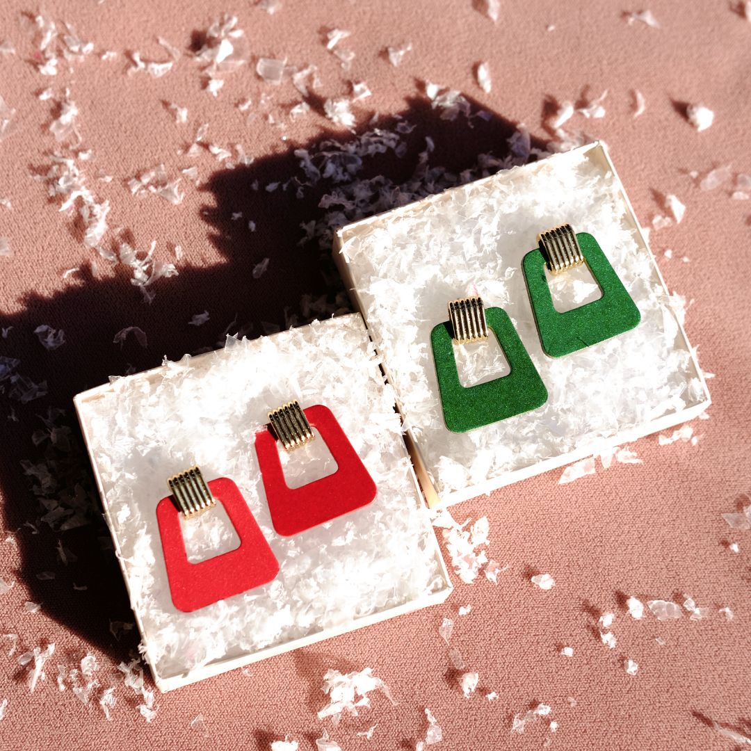 Crimson Shimmer Avery