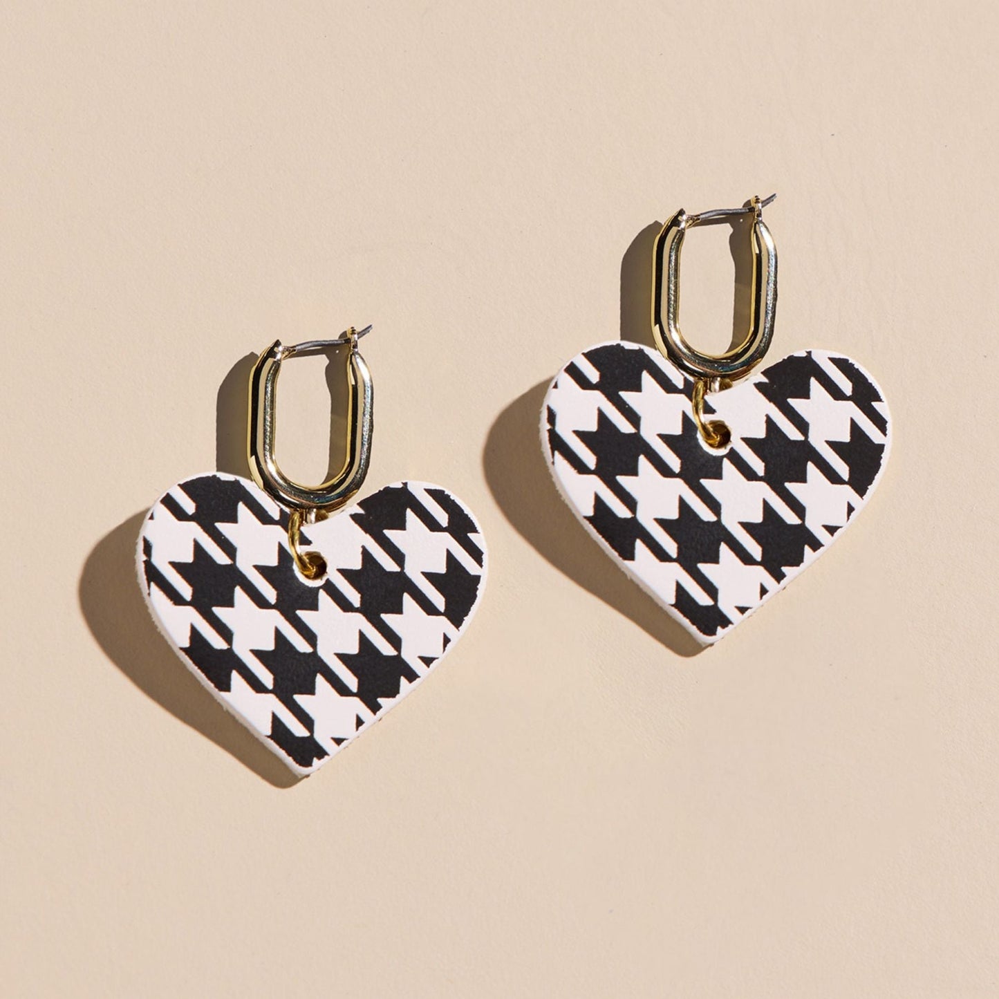 White & Black Houndstooth Quinn