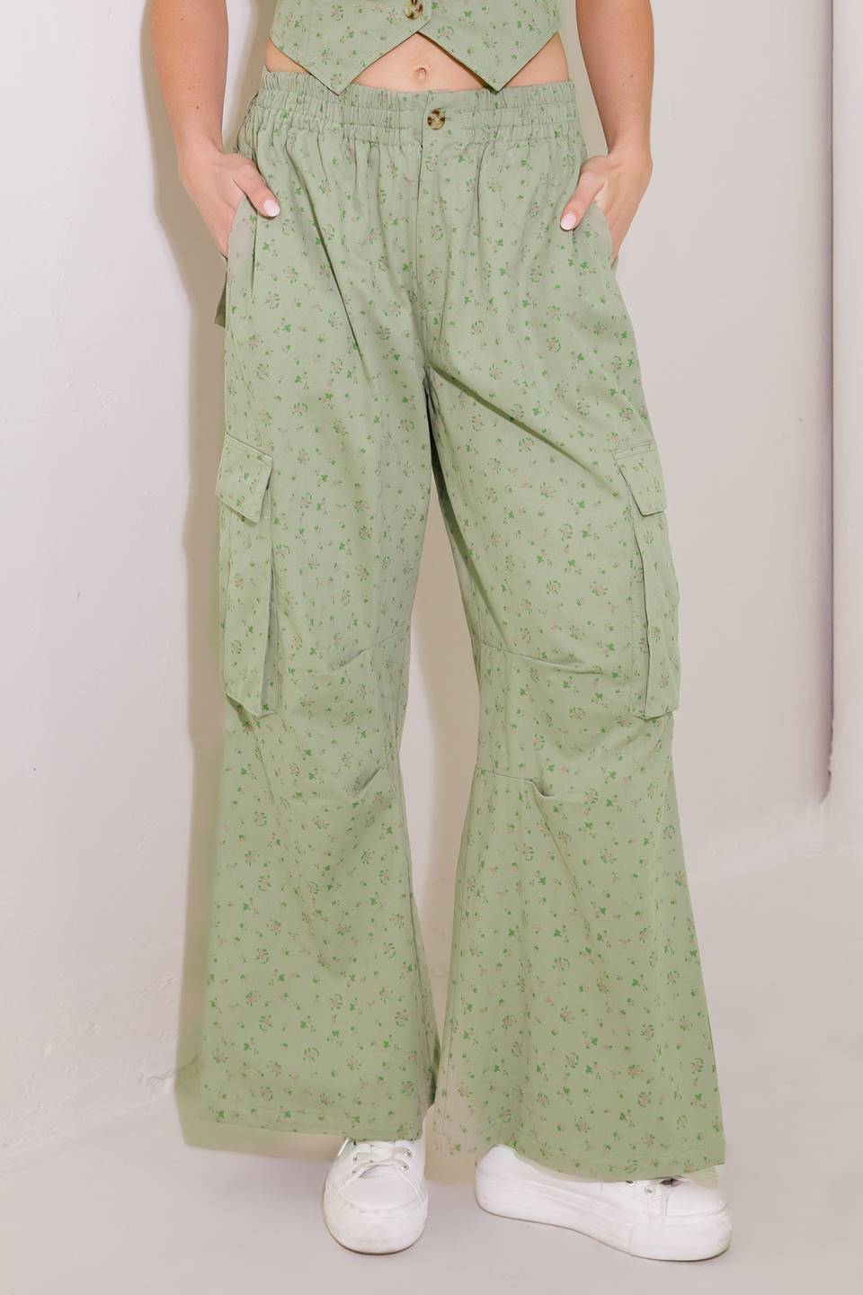 Drifting Currents Olive Cargo Pants