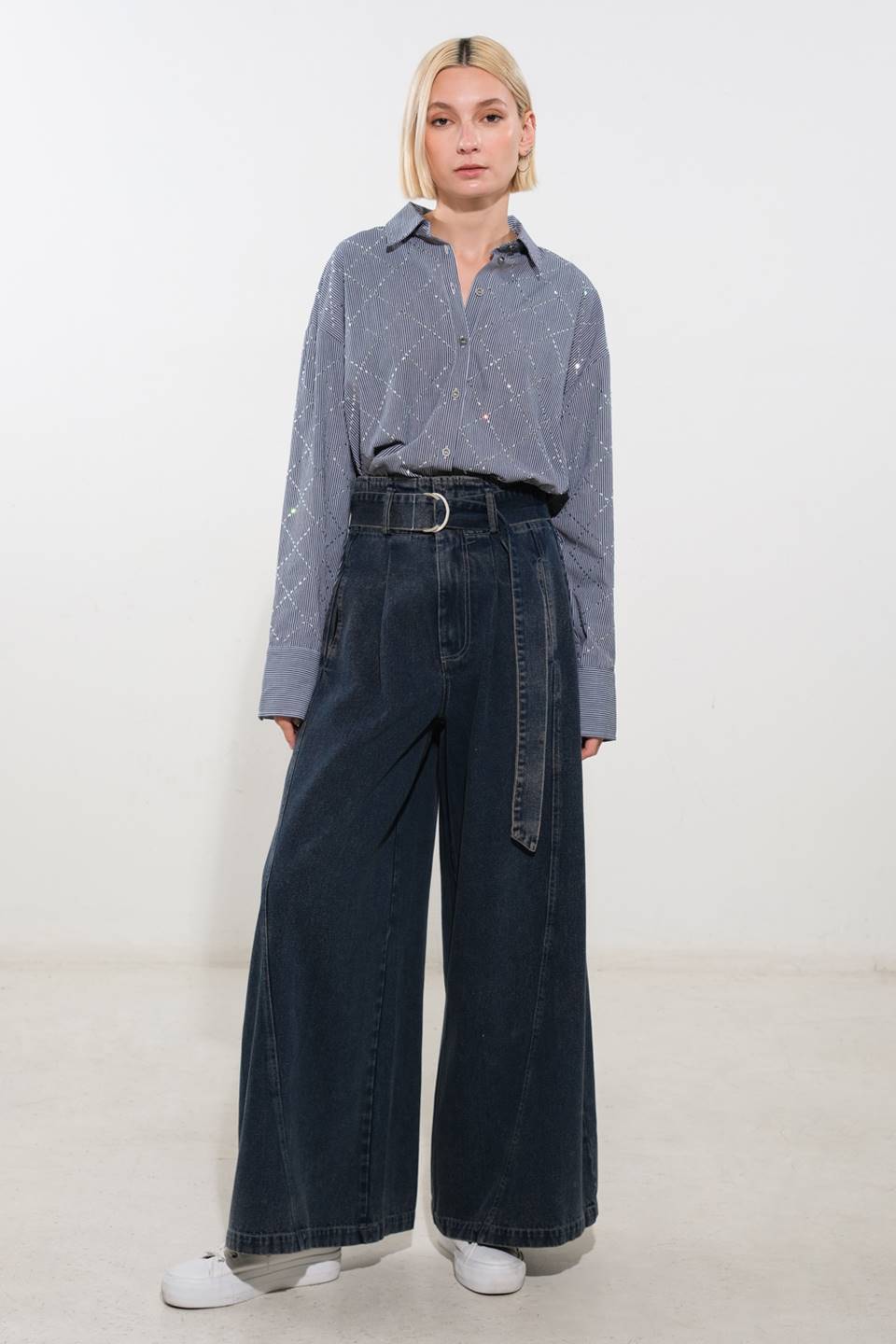 Graceful Appearance Woven Top