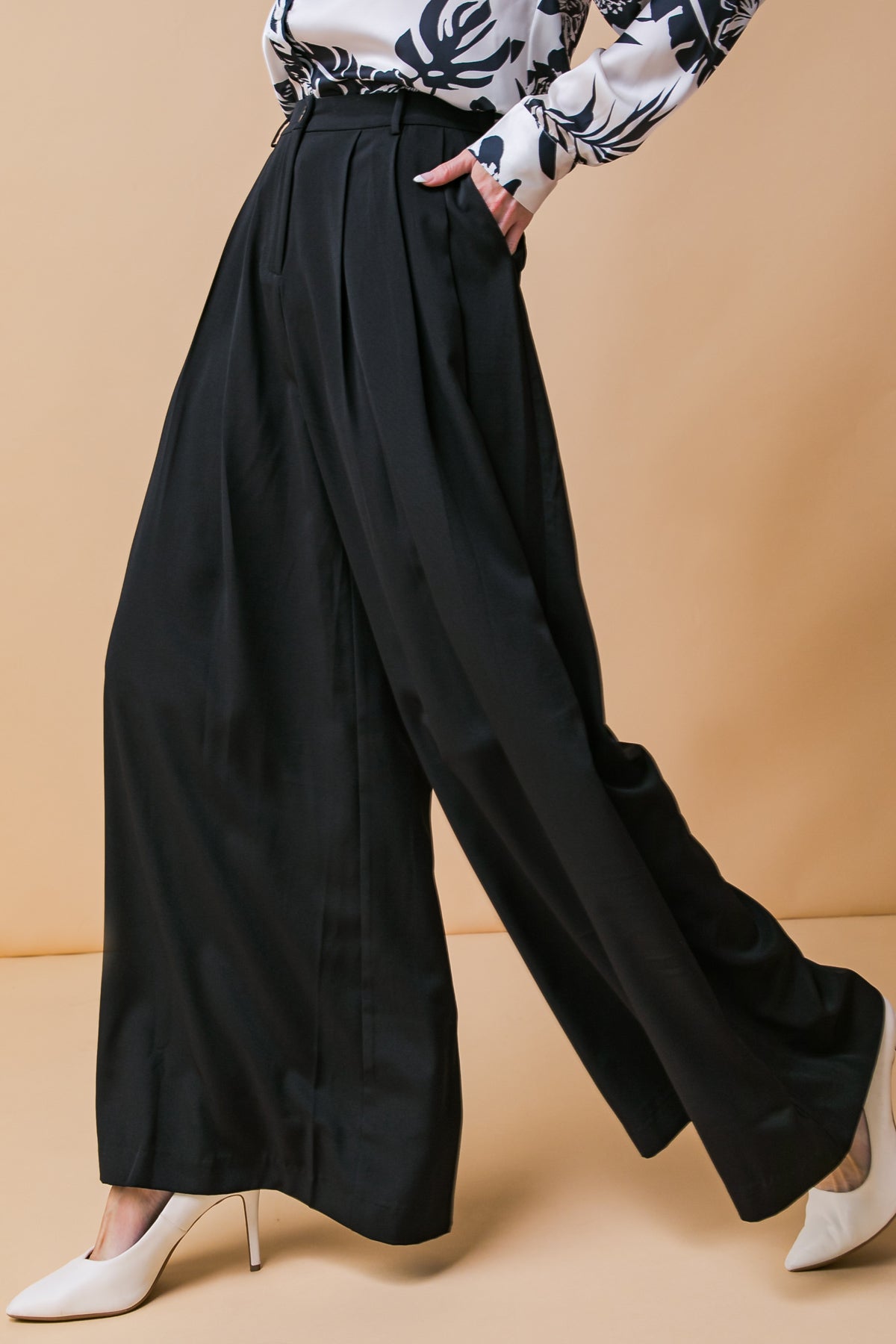 Throw It Back Woven Pants